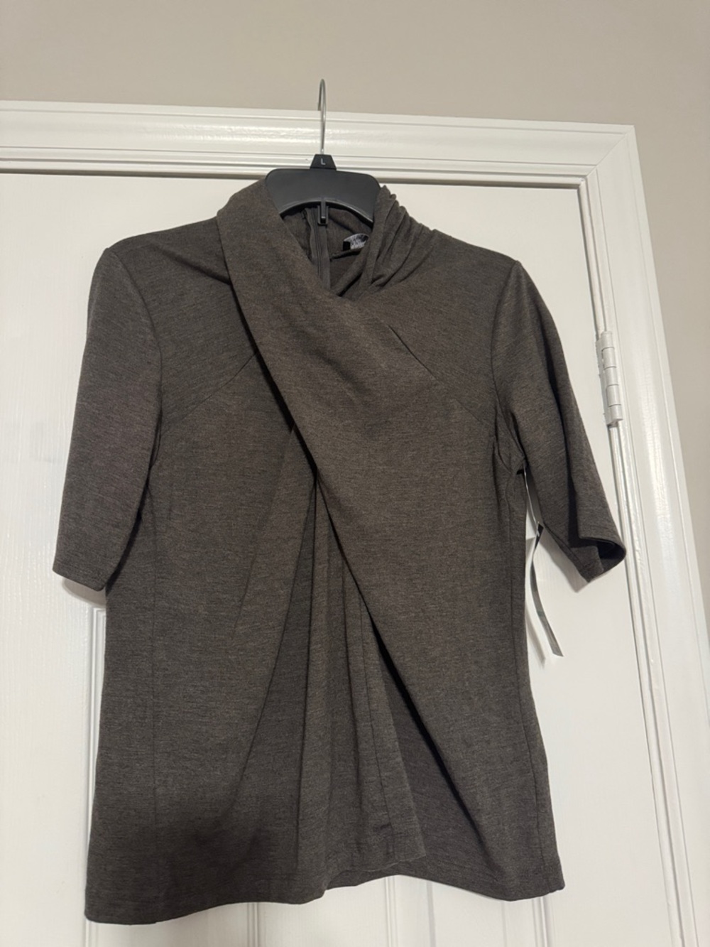 Jones New York Charcoal Twist Front Short Sleeve Top